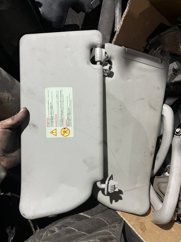 Козирок сонцезахисний автомобіля 96401EB613 NISSAN
