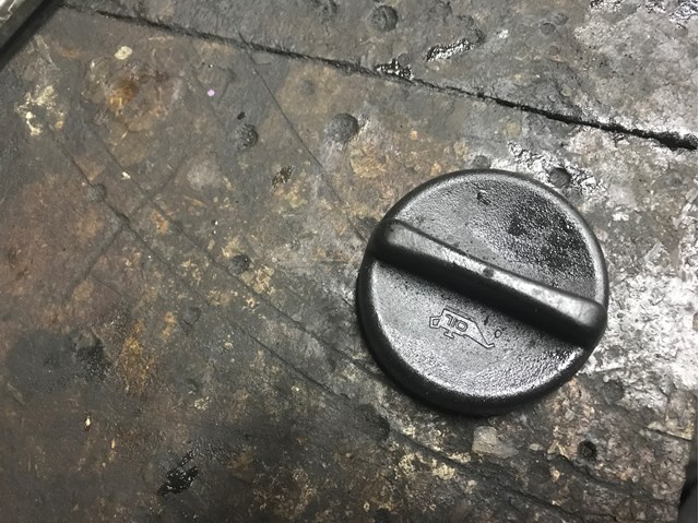 Кришка маслозаливной горловини 96413053 GM