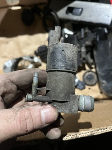 Насос омивача скла переднього 9641553880 NISSAN