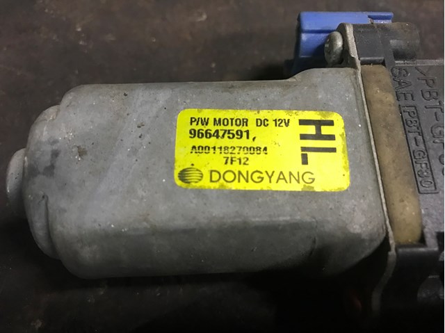 Моторчик склопідйомника двері задніх, лівих 96647591 GM