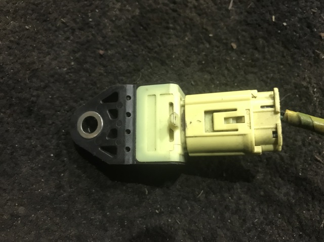 Датчик AIRBAG передній 98235AG060 SUBARU