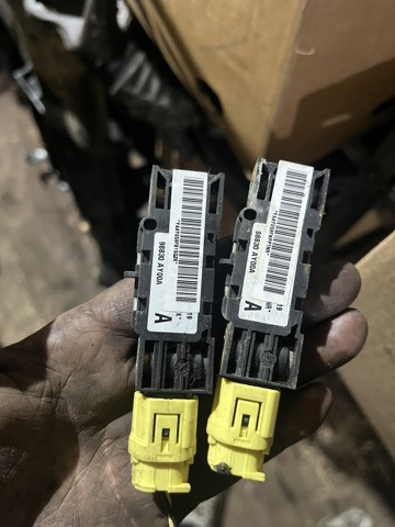 Датчик подушки безпеки 98830AY00A NISSAN