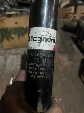 Стойка амортизатора передняя A1633260400 MERCEDES