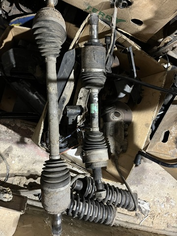 Привід передній лівий A1633300401 MERCEDES