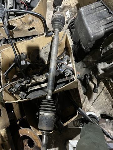 Привід задній A1633500210 MERCEDES