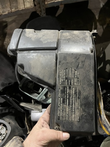 Кришка блока запобіжників A1635400382 MERCEDES