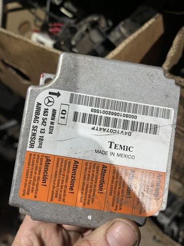 Блок управління airbag A1635421318 MERCEDES