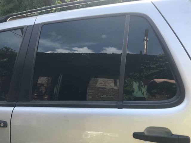 Скло задніх дверей, правих A1637352010 MERCEDES