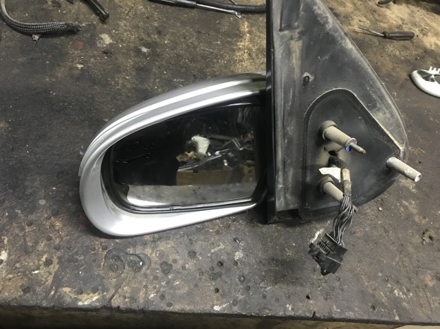 Дзеркало ліве A1638103393 MERCEDES