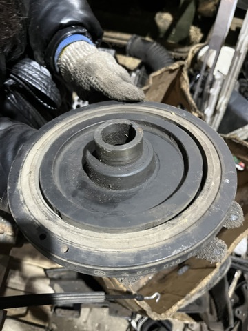 Демпфер колінвалу A6120300203 MERCEDES