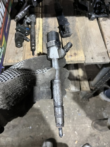 Форсунка дизельна в зборі, розпилювач + тримач A6130700587 MERCEDES