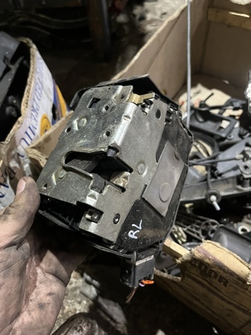 Замок задньої двері, лівої ALR9787 LAND ROVER