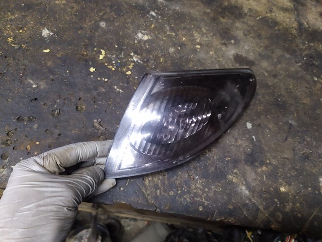 Поворотник правий C14551060B MAZDA