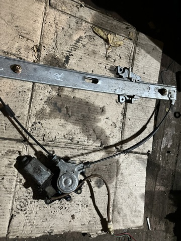 Мотор склопідйомника дверей передніх, правих CB075858X MAZDA