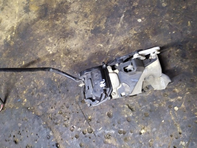 Замок задніх дверей, лівих CB0773310D MAZDA