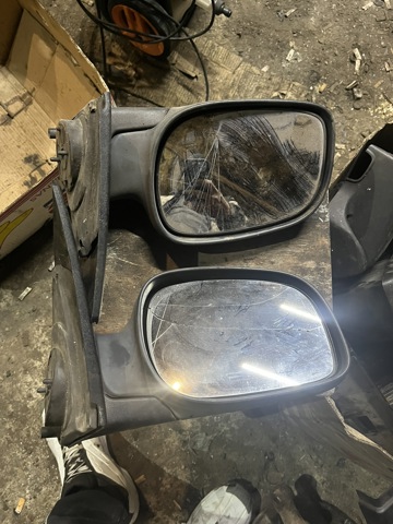 Ліве бічне дзеркало CRB501060PMD LAND ROVER