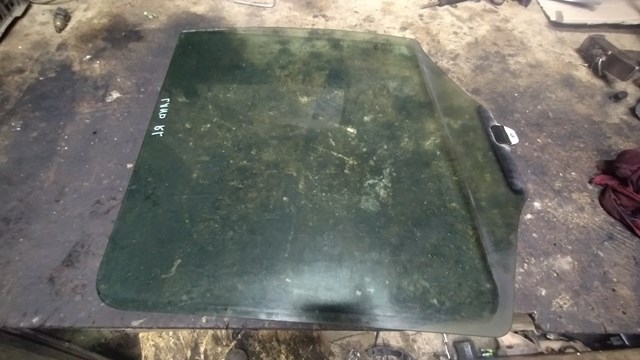 Скло заднє праве CVB103020 LAND ROVER