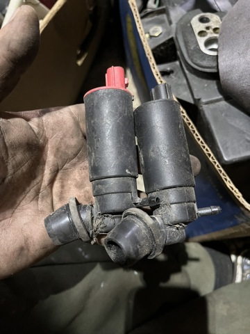 Помпа омивача DMC100540 LAND ROVER