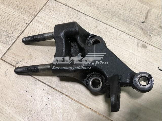 Кронштейн подушки (опори) двигуна, правої GJ5F39030 MAZDA