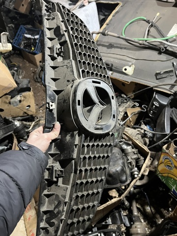 Захисна решітка радіатора GJ6A50712A MAZDA
