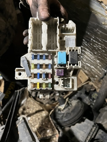Коробка запобіжників GJ6A66730B MAZDA