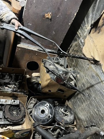 Повідок склоочисника GJ6A67321A MAZDA