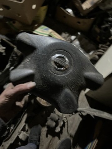 Подушка безпеки водія K851MAU060 NISSAN