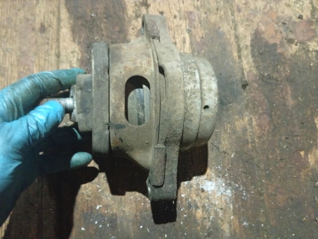 Подушка (опора) двигуна, ліва KKB500480 LAND ROVER
