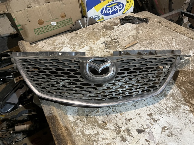 Решітка радіатора L16550710E MAZDA