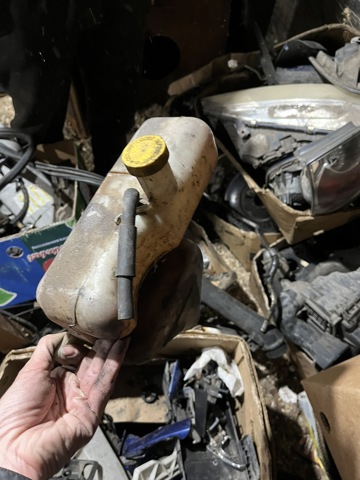 Бачок розширювальний L32715351B MAZDA