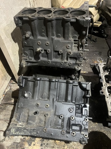 Блок циліндрів LCF105160L LAND ROVER