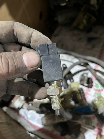 Лягушка стоп-сигналу MB435457 MITSUBISHI