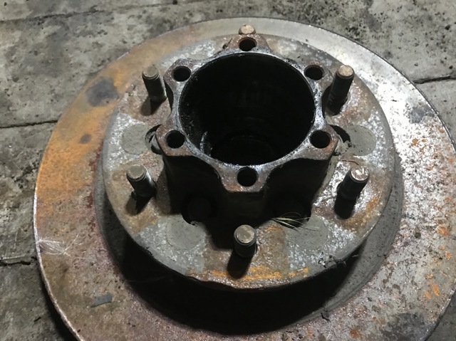 Підшипник в зборі з маточиною передній MB891088 MITSUBISHI