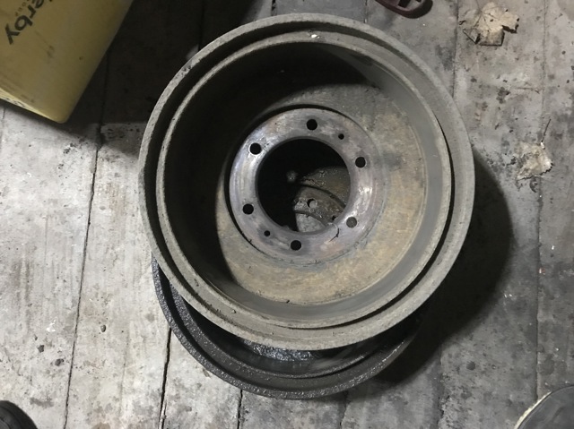 Барабан гальмівний задній MB895470 MITSUBISHI