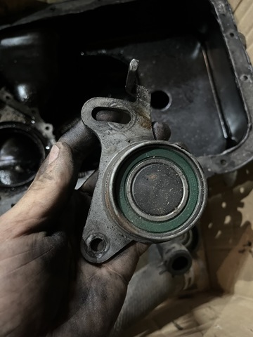 Натягувач ременя балансировочного вала MD050125 MITSUBISHI