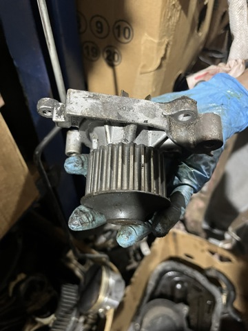 Насос системи охолодження MD309756 MITSUBISHI