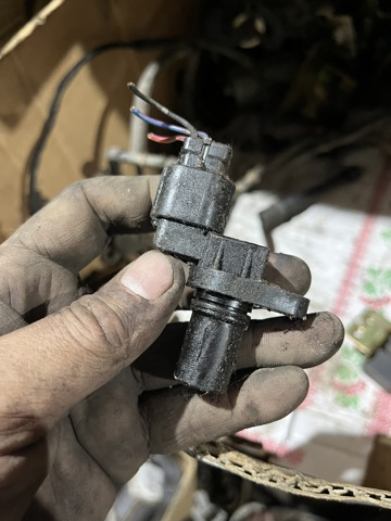 Датчик положення розподільного валу MD327107 MITSUBISHI