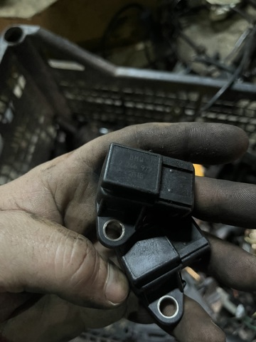 Датчик тиску повітря MHK101060L LAND ROVER