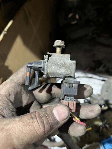Перетворювач тиску (соленоїд) наддуву / EGR MR127519 MITSUBISHI