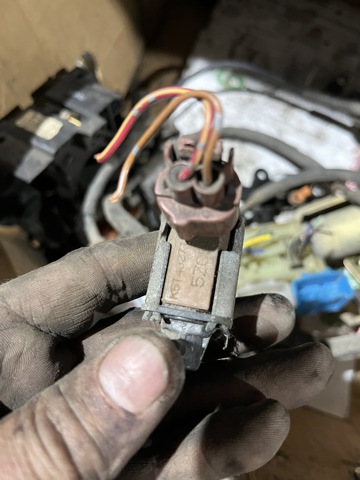Клапан соленоїд регулювання заслонки EGR MR127520 MITSUBISHI
