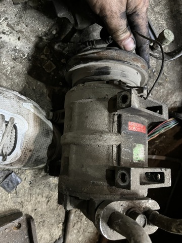 Компресор системи кондиціювання MR190619V MITSUBISHI