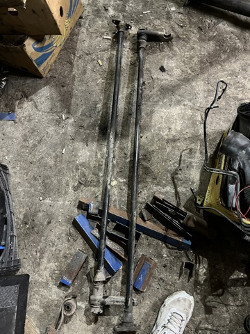 Кронштейн торсиона переднього, правий MR267668 MITSUBISHI