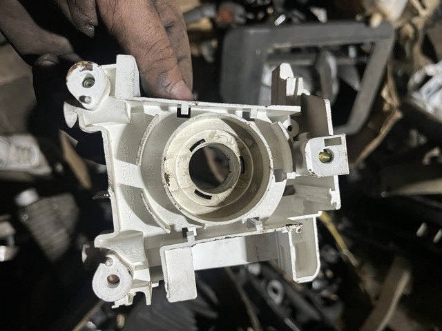 Перемикач підрульовий, в зборі MR329654 MITSUBISHI