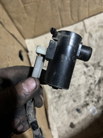 Насос омивача скла переднього MR339063 MITSUBISHI