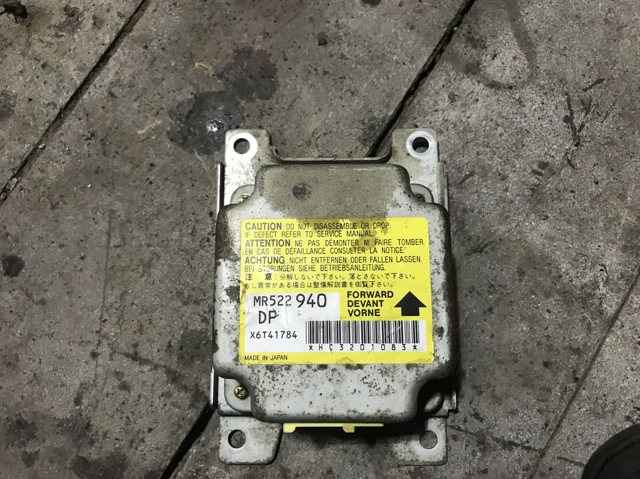 Блок управління airbag MR522940 MITSUBISHI