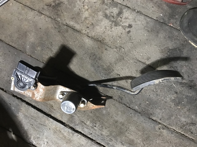Педаль акселератора MR527813 MITSUBISHI