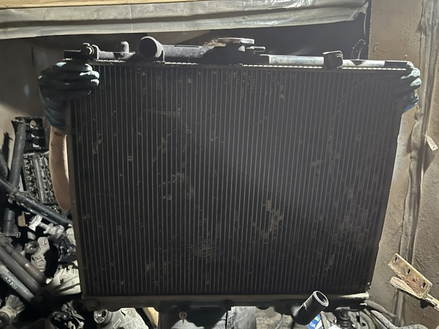 Радіатор системи охолодження двигуна MR571147 MITSUBISHI
