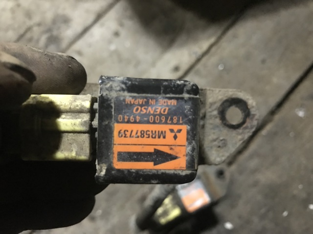 Датчик Ейрбег передній MR587739 MITSUBISHI