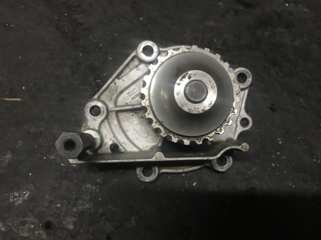 Насос охолоджуючої рідини PEB10051 LAND ROVER
