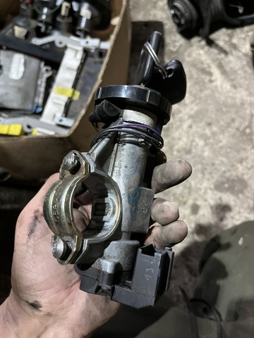 Замок запалювання QRJ100240H LAND ROVER